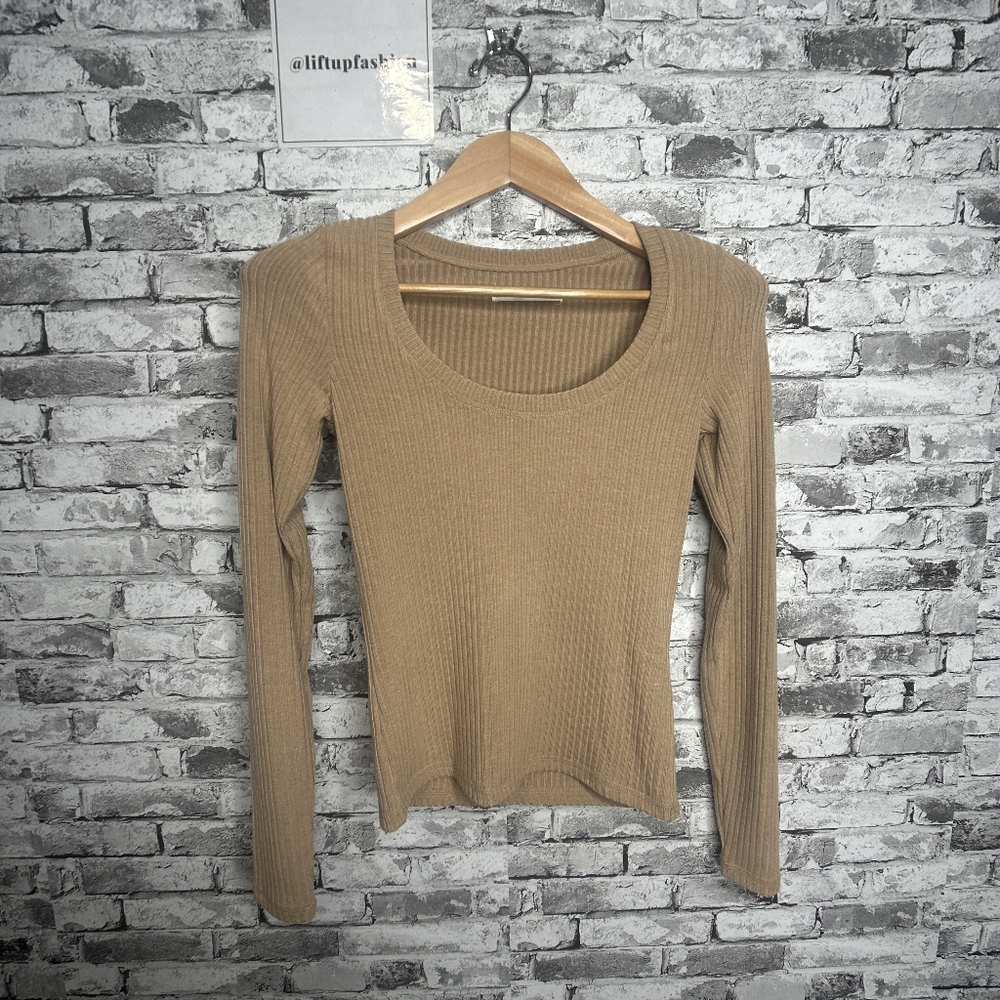 EUC Abercrombie & Fitch Tan Ribbed Long Sleeve Top Size Small